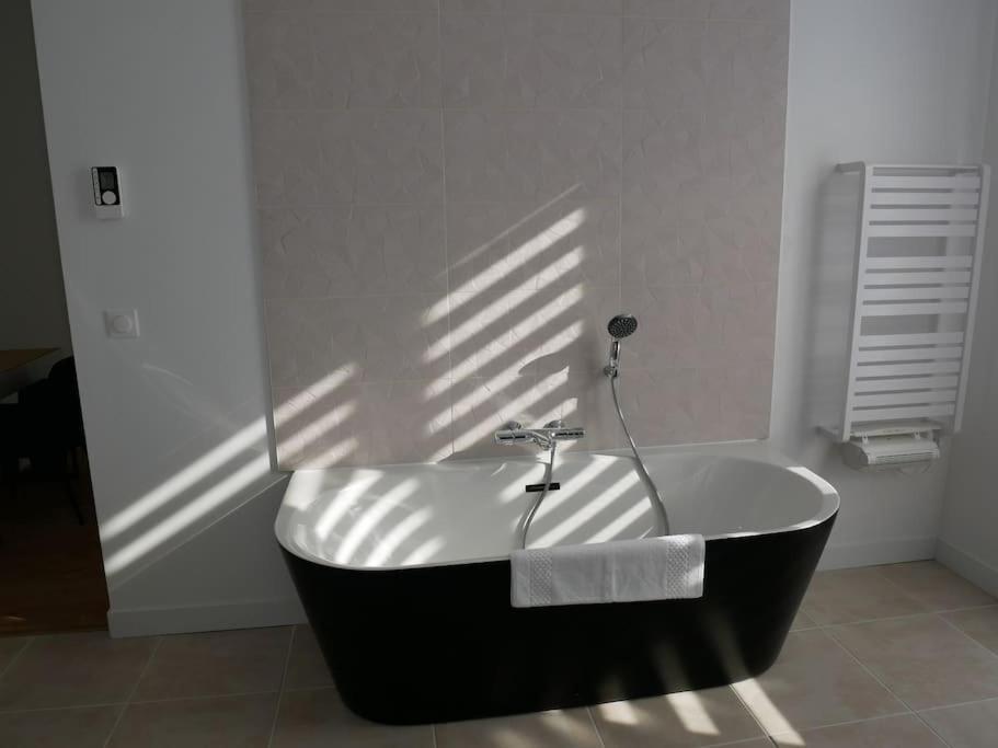 Clos De La Providence, Gite, Piscine Et Spa 3 Chambres Nolay  Exterior photo